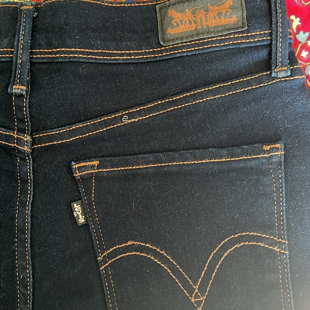 Levi’s - Picture 3 of 3